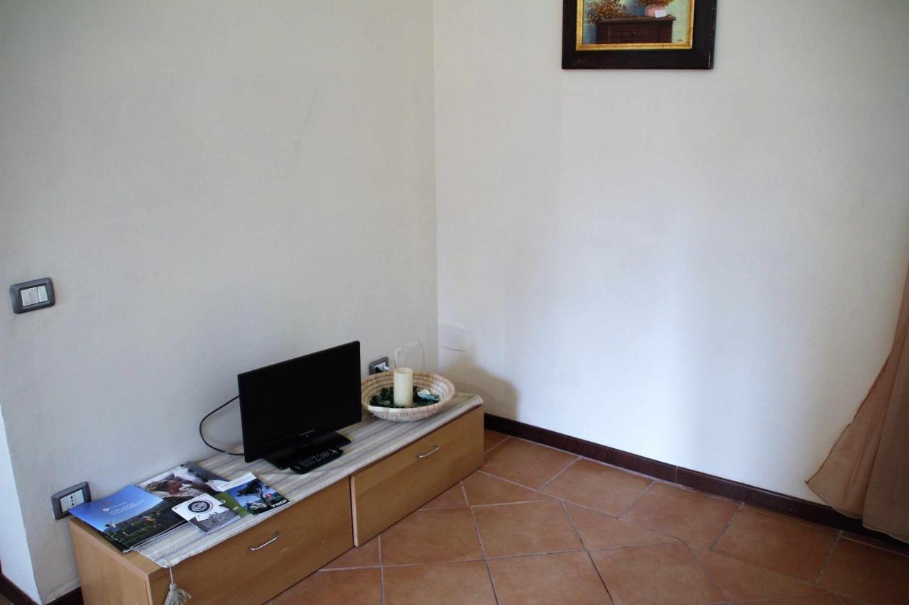 Ospitaci Appartamenti San Salvatore Фолиньо Екстериор снимка
