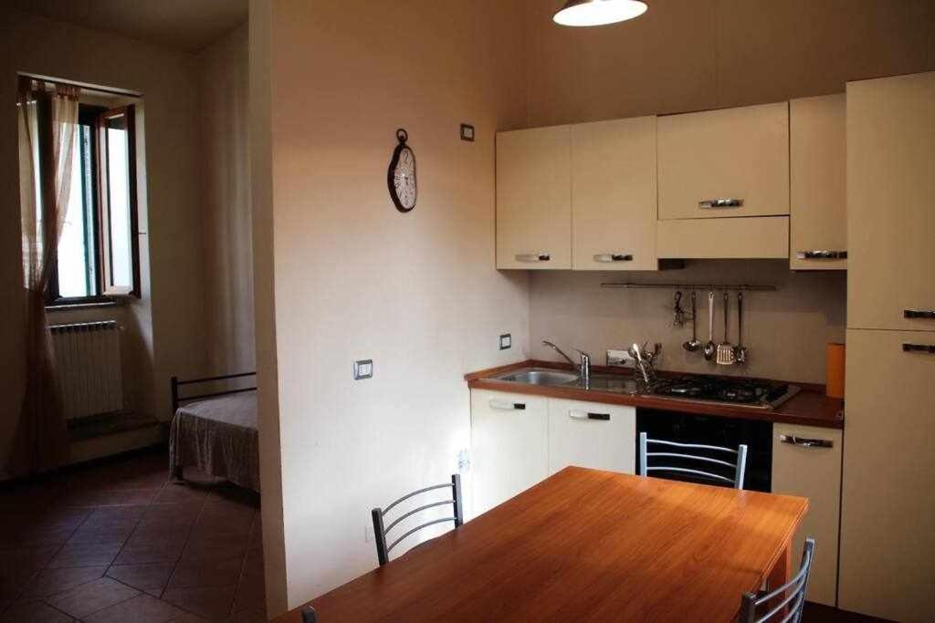 Ospitaci Appartamenti San Salvatore Фолиньо Екстериор снимка